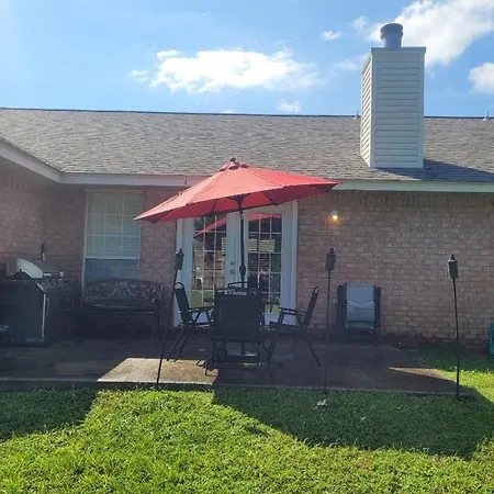 Bedroom Four Minutes From Beach Pensacola Exterior photo