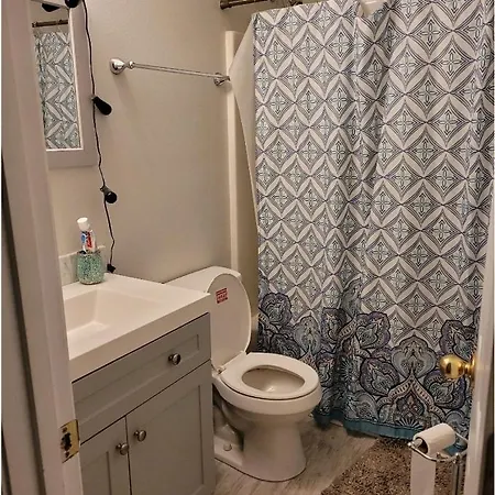Bedroom Four Minutes From Beach Pensacola Exterior photo