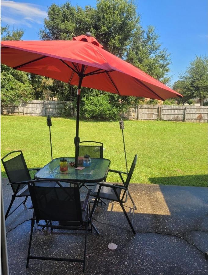 Bedroom Four Minutes From * Pensacola