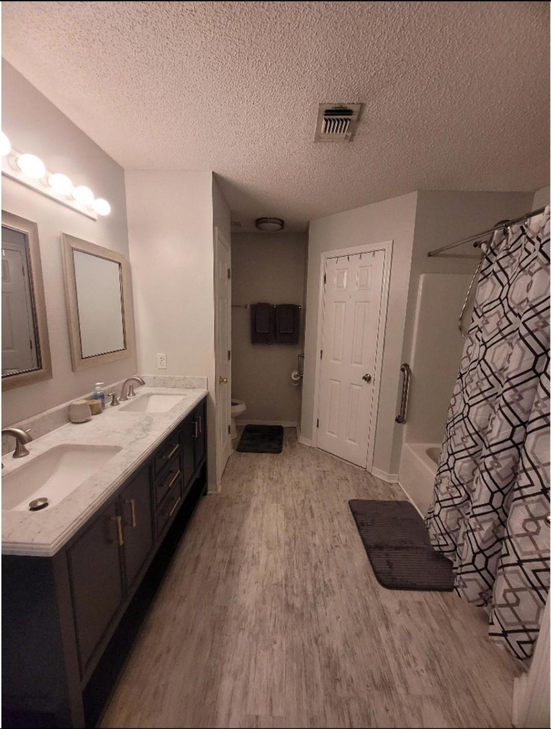 Bedroom Four Minutes From